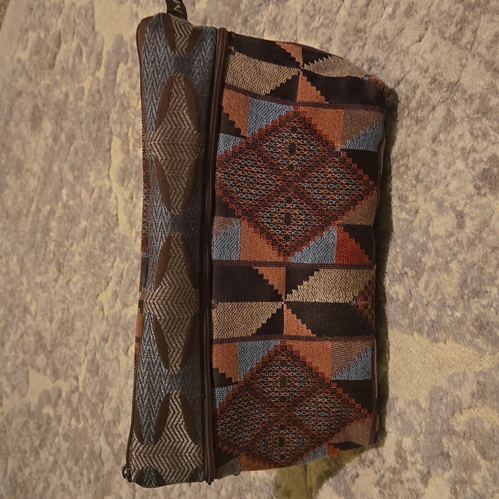 Maruca Geometric Patterned Clutch - image 3